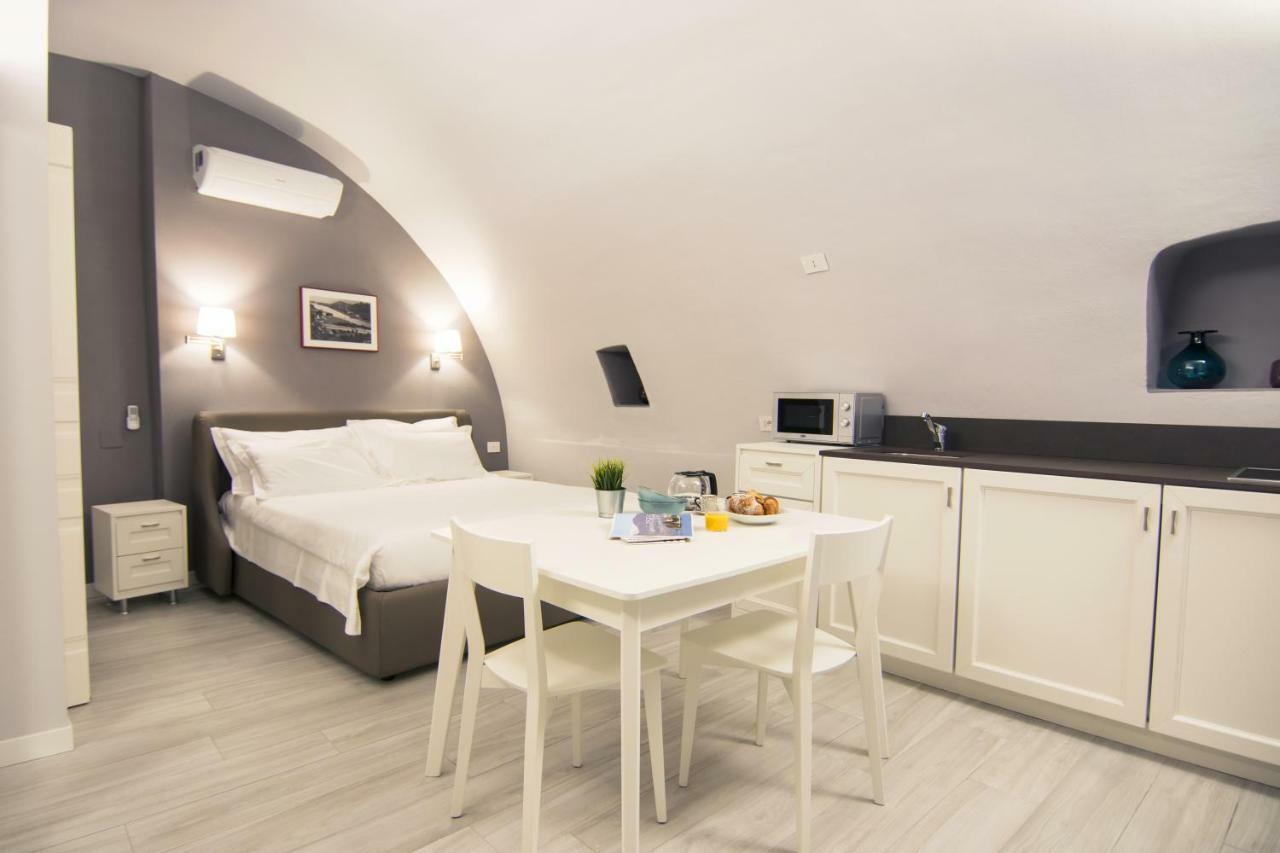 La Quadra Suites - Central Apartments In Iseo With Daily Housekeeping Exterior foto