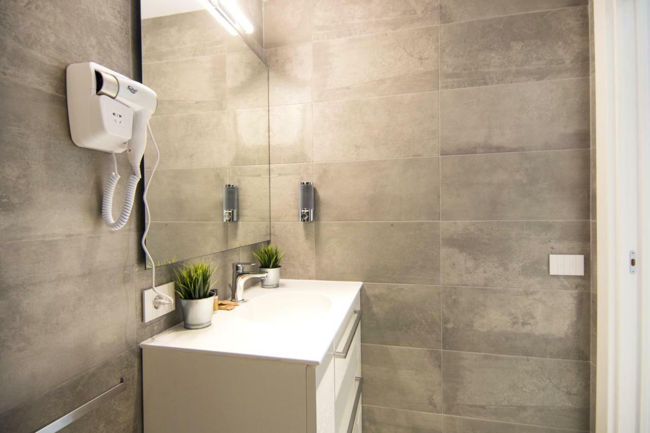 La Quadra Suites - Central Apartments In Iseo With Daily Housekeeping Exterior foto