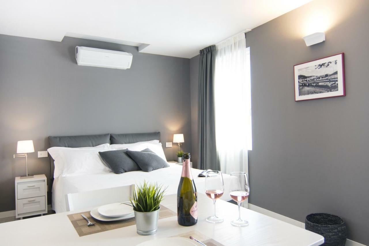 La Quadra Suites - Central Apartments In Iseo With Daily Housekeeping Exterior foto